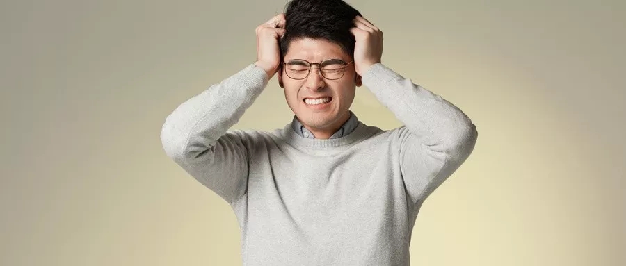 父母被折腾得焦头烂额,焦虑不堪,好爸爸,好妈妈的形象一扫而光.