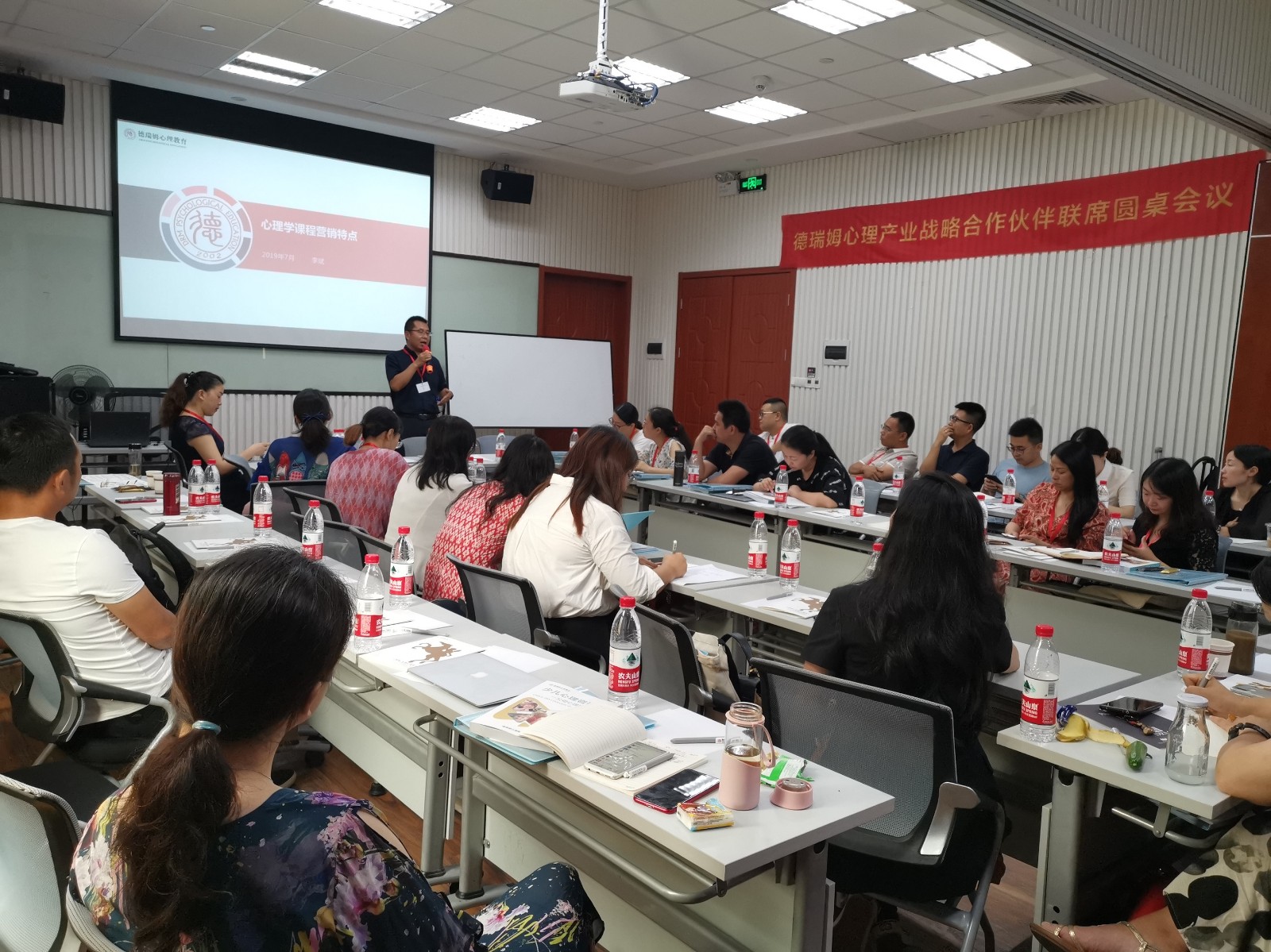 1565060159566386.jpg 1565060159566386.jpg